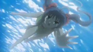 Девочка в океане