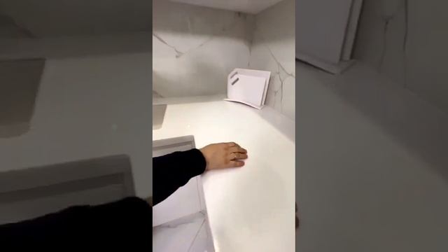 Кухни на заказ. Плюсы столешницы из искусственного камня смотреть онлайн