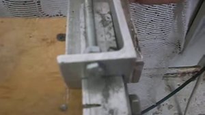 Нарезка полос из кожи.