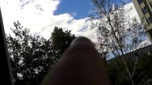 Самолет кукурузник летит очень близко