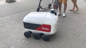 Роботы доставляют еду в Мурино