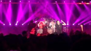 Three Days Grace 'Never Too Late' live with Matt