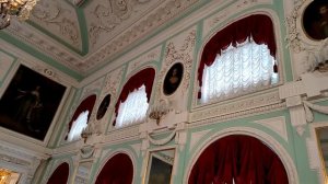 Тронный зал . Петродворец в Петергофе