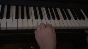 Гамма ре-диез минор на пианино