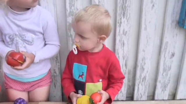 Детский салат, развивающая игра для деток kitchen brains tois suit смотреть онлайн