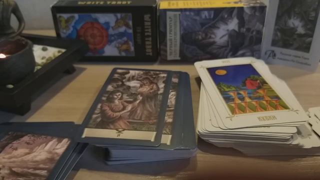 Обзор колоды "Черный гримуар", сравнение с классикой.