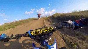 Совместная тренировка по мотокроссу Yamaha yz 125 и Honda cr 125 два двух тактных кросса