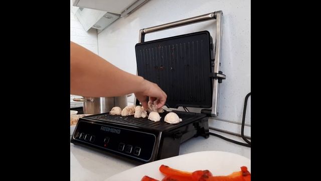 Обзор. Гриль REDMOND SteakMaster RGM-M809. Быстрый ужин. смотреть онлайн