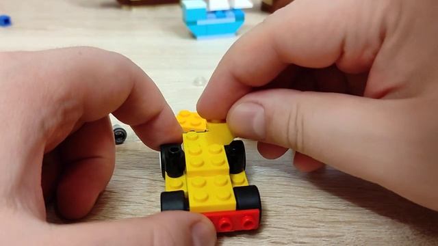 Собираем гоночный грузовик из Lego