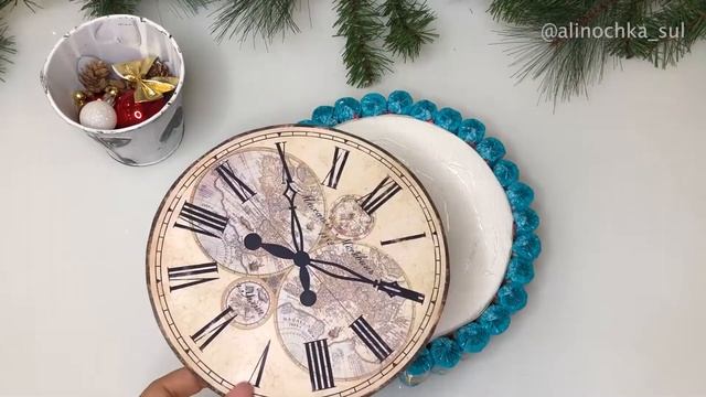 НОВОГОДНИЕ ЧАСЫ ИЗ КОНФЕТ // Своими руками смотреть онлайн