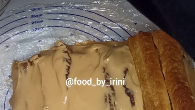 ТОРТ "ПОЛЕНО" ИЗ СЛОЁНОГО ТЕСТА СО СГУЩЁНКОЙ И СМЕТАНОЙ.