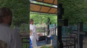 Тутаев. Краткая заупокойная лития на могиле отца Павла Груздева.