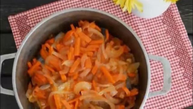 МИНТАЙ ТУШЕНЫЙ С ЛУКОМ И МОРКОВЬЮ.Как приготовить минтай.