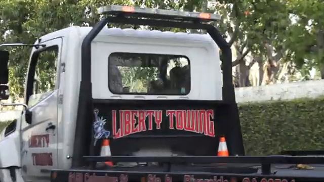 Рукожоые эвакуаторщики поцарапали новый BMW 535i. Конфликт на дороге. Приключения с БМВ начинаются смотреть онлайн