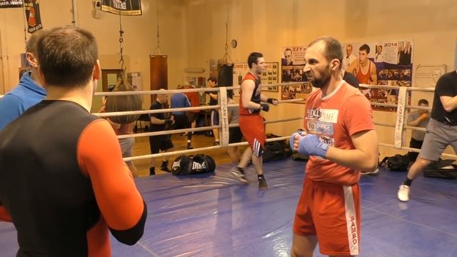 Бокс: работа в парах. Челнок и работа корпусом. смотреть онлайн