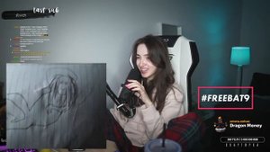 ГЕНСУХА ПОЗИРУЕТ СТРОГО СТРОГО РИСУЕТ ГЕНСУХУ.