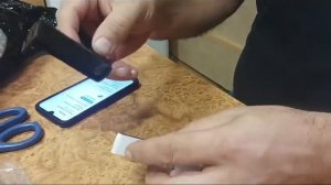 Купил на ОЗОН-крючок для наушников.