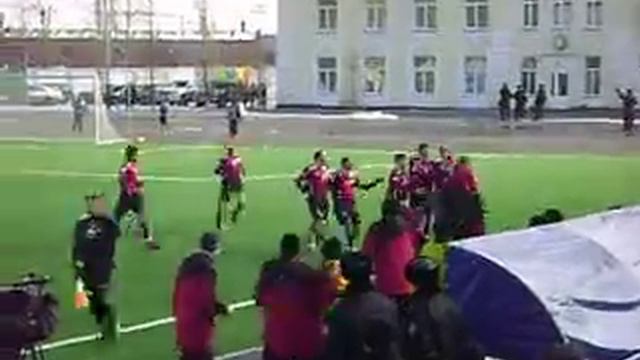 Кекер открывает счет в матче смотреть онлайн