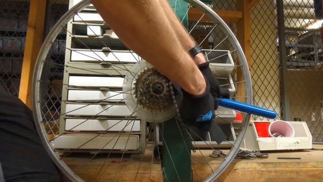 Shimano Uniglide Cassette ID & Removal смотреть онлайн