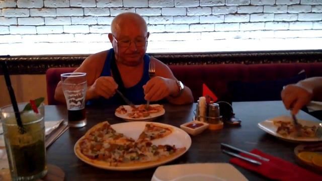 Как мы кушали палочками суши смотреть онлайн