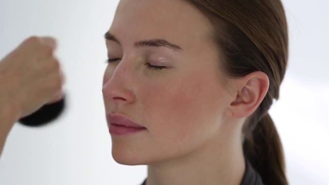 Easy Guide To Contouring Your Face With QVS смотреть онлайн