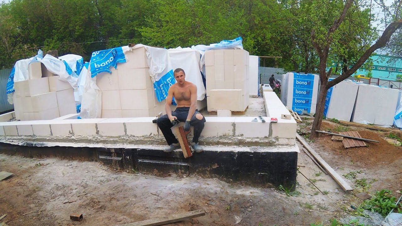 Кладка углов первого ряда | Начало кладки газобетона ➲ КАК Построить ДЕШЕВЫЙ Дом?