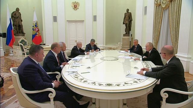 Геннадий Зюганов предложил выпороть тех, кто дал Владимиру Путину выйти на мороз без шапки