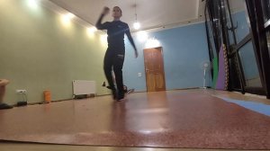 break dance to a classic song.Брейк данс под классическую музыку