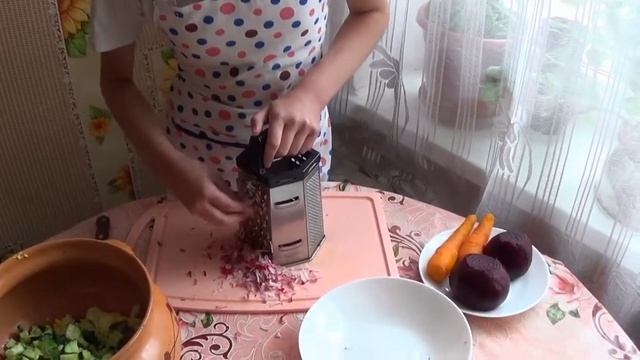 Окрошка на кефире со свеклой для жаркого дня