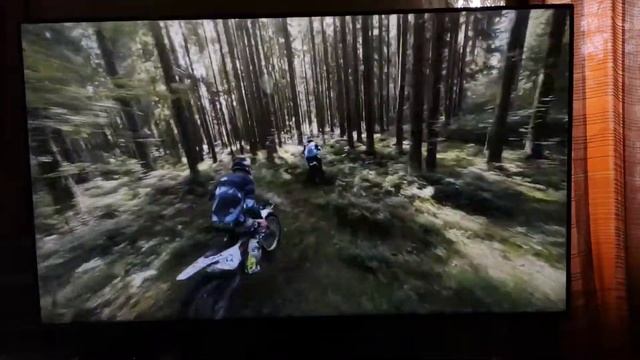 SAMSUNG UE49NU8000 Работа уплавнялки в динамических фильмах и спортивных передачах. Насколько хорош смотреть онлайн