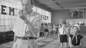 -Бодры надо говорить бодрее,а веселы как? -Веселее.