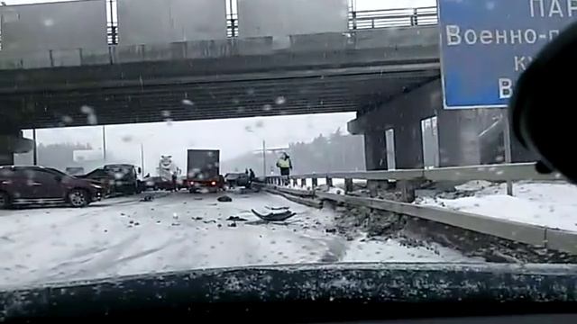 2017 02 23 Утро, гололед на Минском шоссе, машины в кучу смотреть онлайн