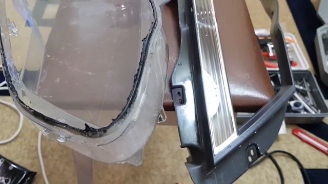 Как разобрать фару мерседес w204