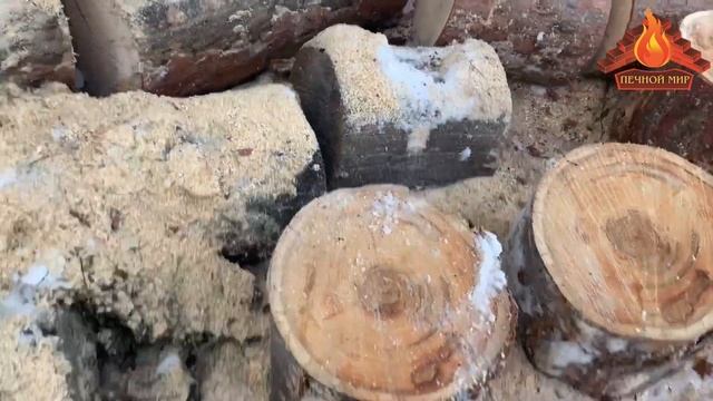 Заготовка дров зимой, печь в зимовье.