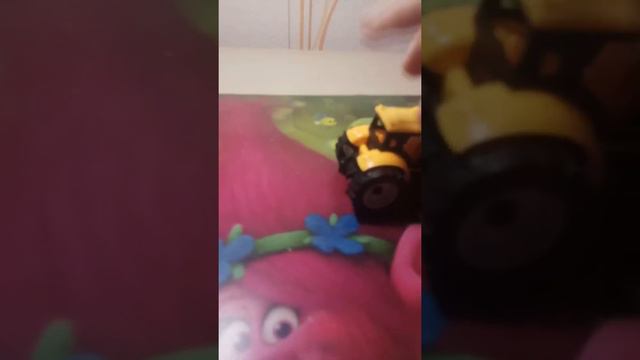 Обзор на игрушечный трактор