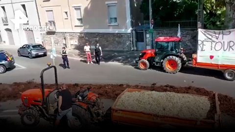 Французские фермеры разбрасывают навоз по главным улицам / РЕН Новости