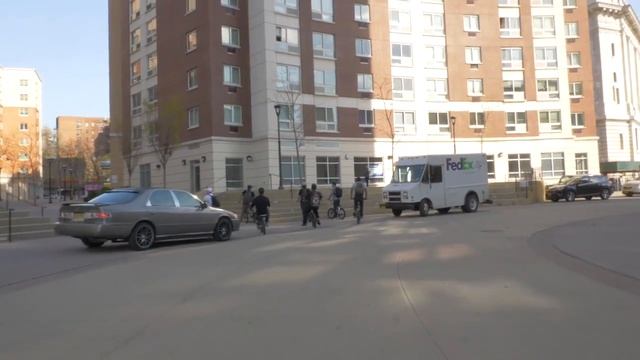 BMX IN THE BRONX смотреть онлайн