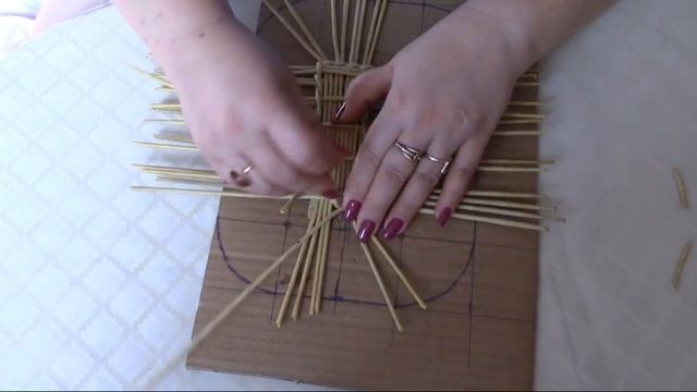 ХЛЕБНИЦА с объёмной загибкой из бумажной лозы 1 часть смотреть онлайн