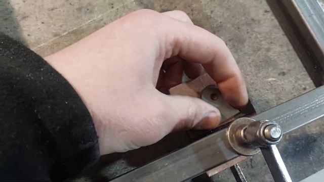 Проушины для саморезов, лайфхак от гаражного мастера. смотреть онлайн