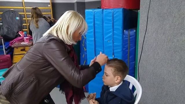 Укладка перед соревнованием бальных танцев.