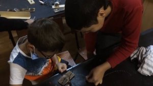 Патрон + лампочка + провод + вилка = ночник  Учимся паять