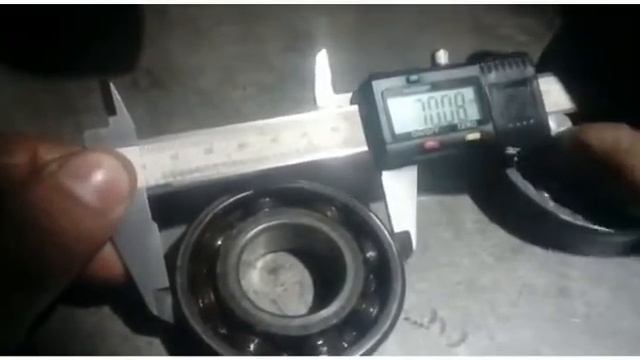 расточка, проточка подшипника ( работа с огоньком) смотреть онлайн