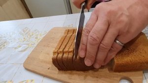КАК НАДО РЕЗАТЬ ХЛЕБ