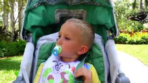 Bad Baby Битва Едой Голодный Ребенок! Bad Babies Real Food Fight - Mommy Freaks Out