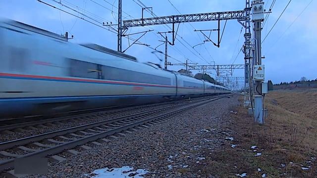 Игрушка - Модель металлическая коллекционная Технопарк "Головной вагон поезд "Сапсан" 15 см. смотреть онлайн