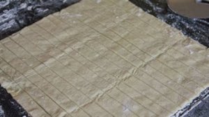 Розочки из слоеного бездрожжевого теста