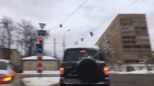 Перекрёстки регулируемые и нерегулируемые. На что обращать внимание при проезде перекрестков.