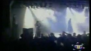 AVRIL LAVIGNE-LOSING GRIP (LIVE MEXICO CITY, OCT 28, 2002)