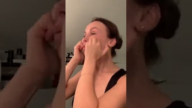 Убрать отёки с помощью лимфодренажного массажа и косметикой OPTIME смотреть онлайн