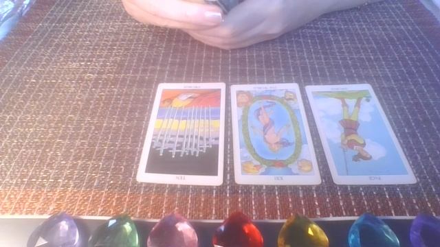 ?Почему ОН не дарит ? подарки? Почему не дает ? деньги? ?Экспресс - расклад на картах ТАРО.
